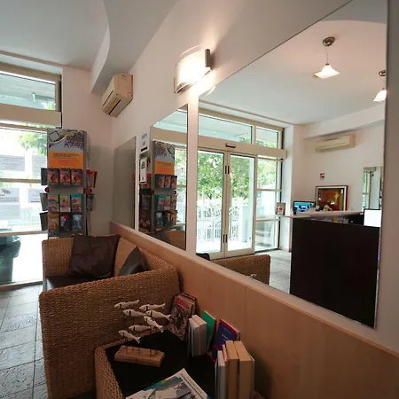 Lugano Hotel apartamentowy Rimini